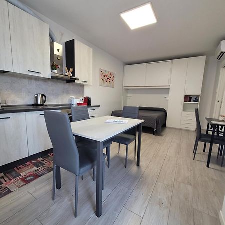 Le Rondini Lägenhet Barlassina Exteriör bild