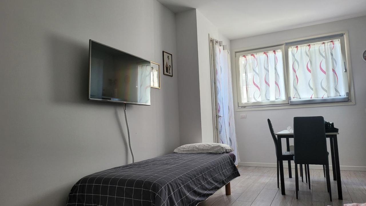 Le Rondini Lägenhet Barlassina Exteriör bild