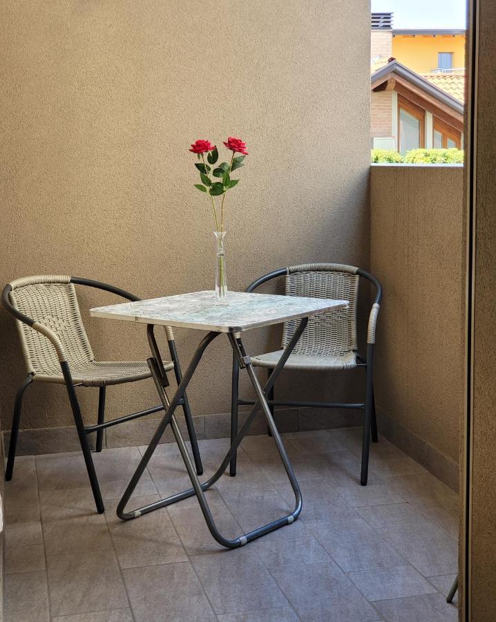 Le Rondini Lägenhet Barlassina Exteriör bild